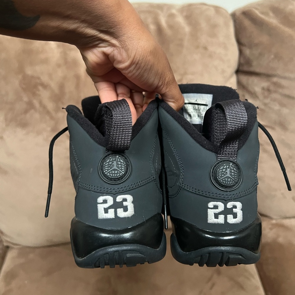 Jordan’s - Picture 2 of 3